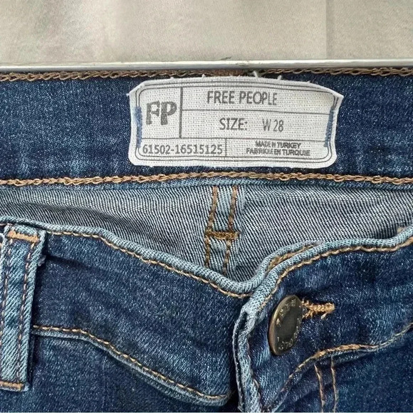 Free People Great Heights Frayed Skinny Jeans. - Picture 2 of 8